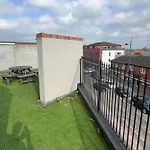 Luxury 2 Bedroom Penthouse In East Village Belfast - Walk To City Centre, Roof Terrace