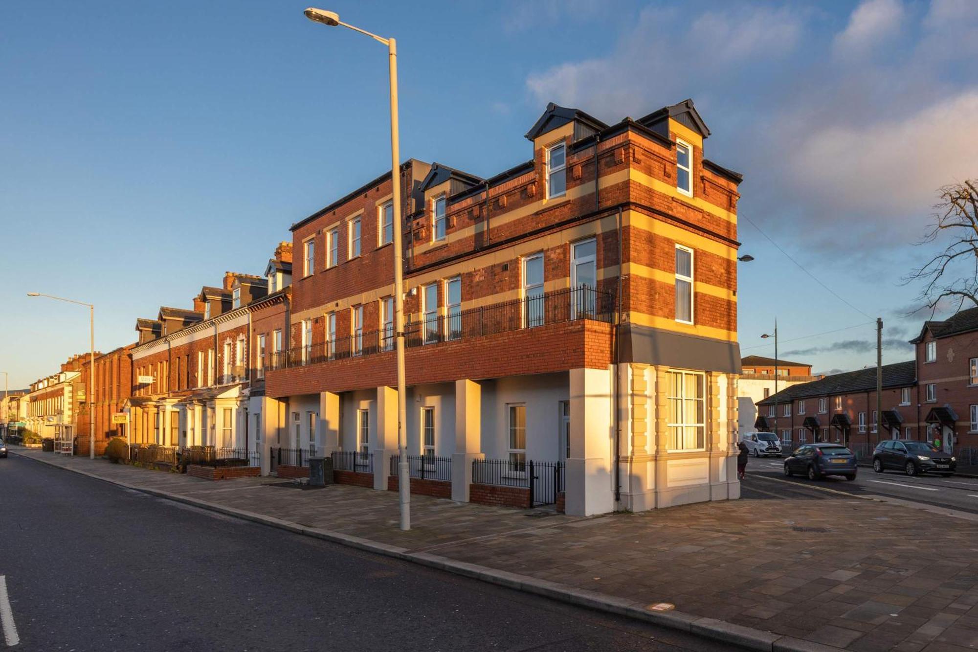 Luxury 2 Bedroom Penthouse In East Village Belfast - Walk To City Centre, Roof Terrace Holiday home